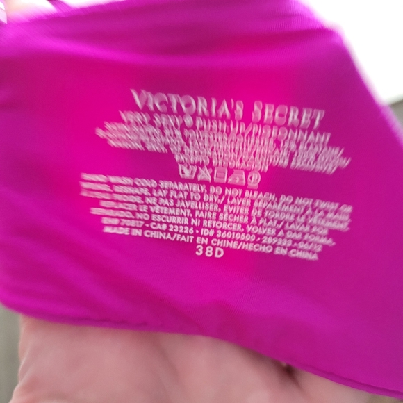 VS bra 38D - Picture 2 of 3